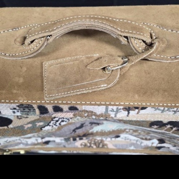 Vintage French Luggage Countryside with Unicorns Tapestry Travel Bag with cover - Picture 8 of 15